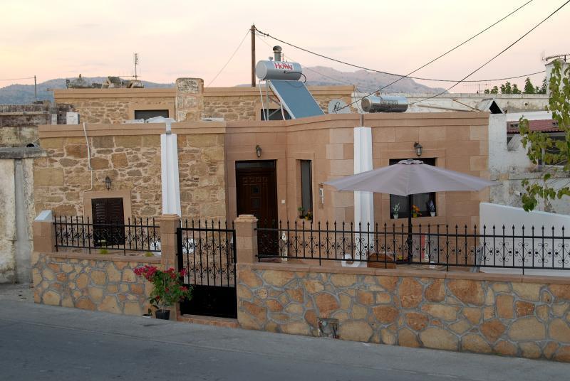 Villa Traditional Aphrodite Charaki